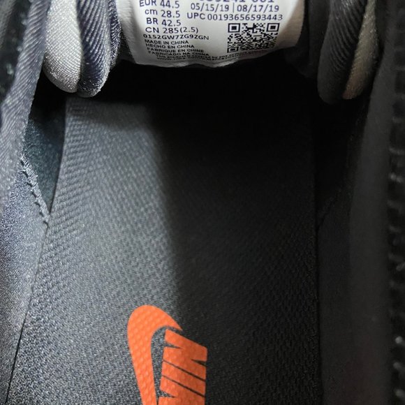 Athletic_Shoes